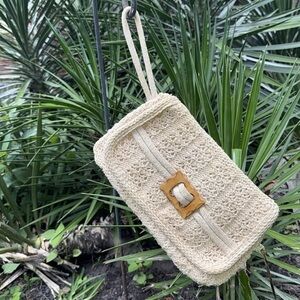 Vintage Knitted Crochet Wristlet Clutch  Made in Hong Kong